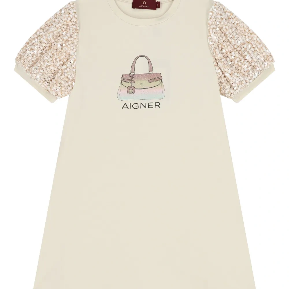 Платье с пайетками и логотипом