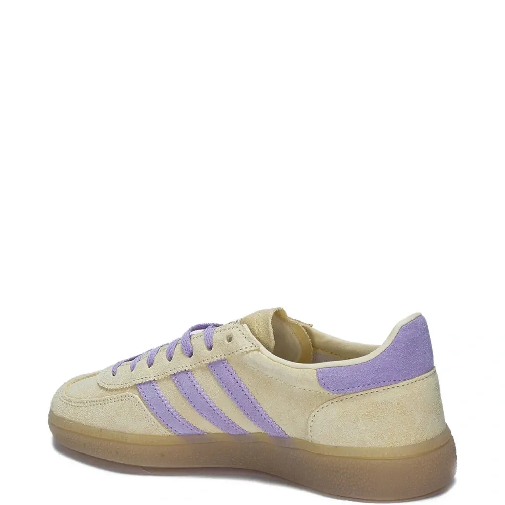 Кроссовки в полоску