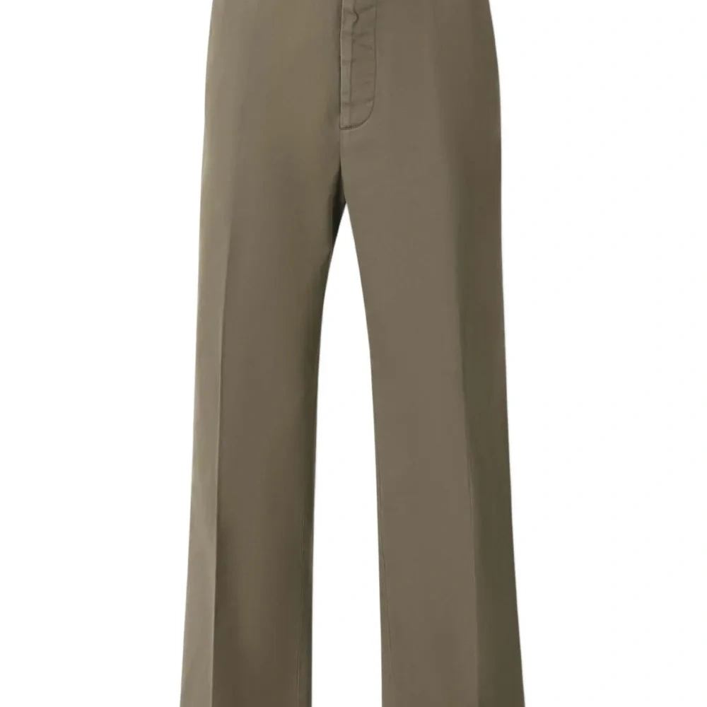 Брюки на пуговицах