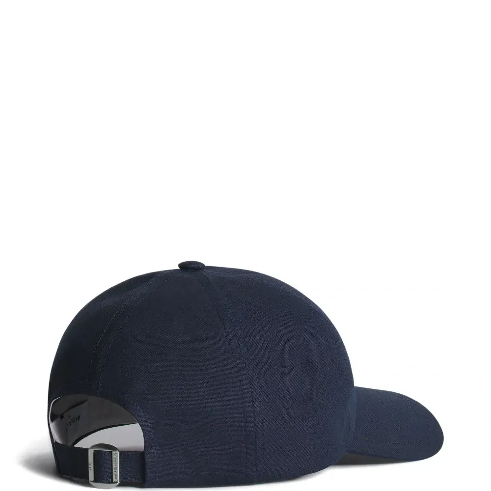 Бейсболка с вышивкой в виде лисы