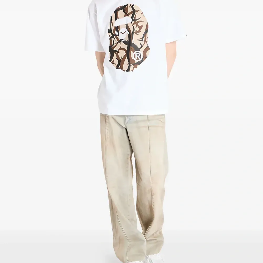 Футболка с графичным принтом