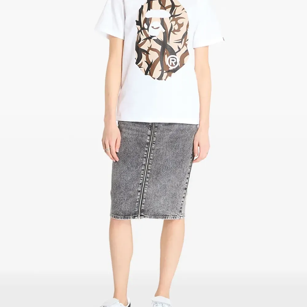 Футболка с графичным принтом