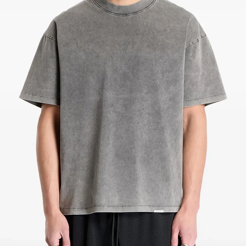 Футболка с выбеленным эффектом