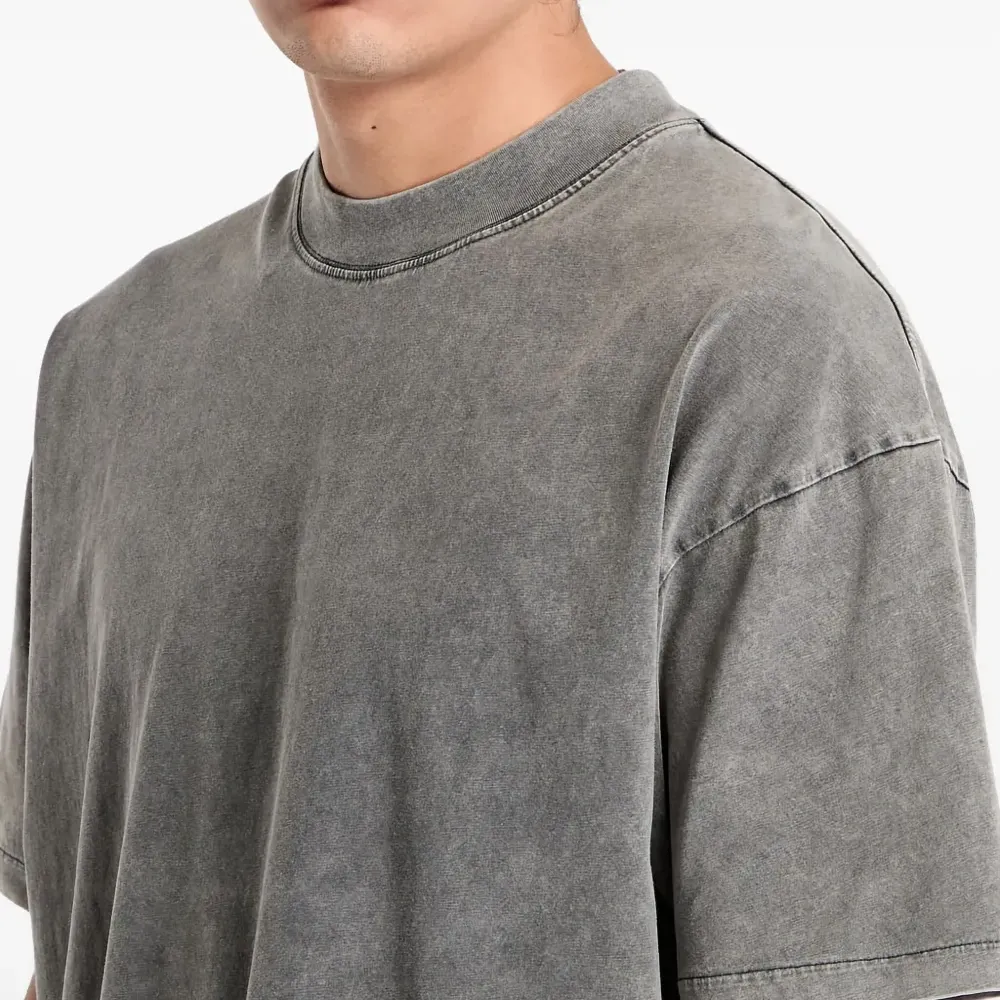 Футболка с выбеленным эффектом