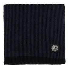 Шарф в рубчик с нашивкой-компасом