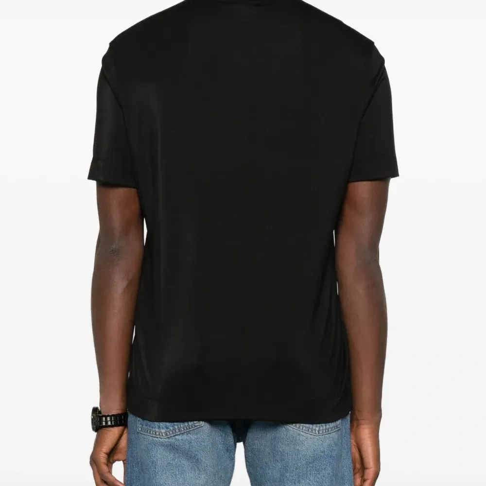 Футболка с вышивкой в виде орла