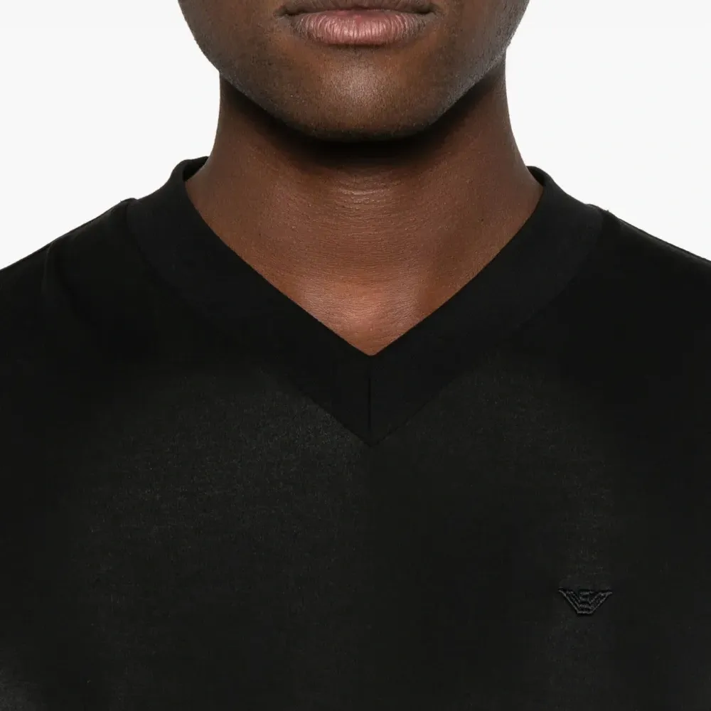 Футболка с вышивкой в виде орла