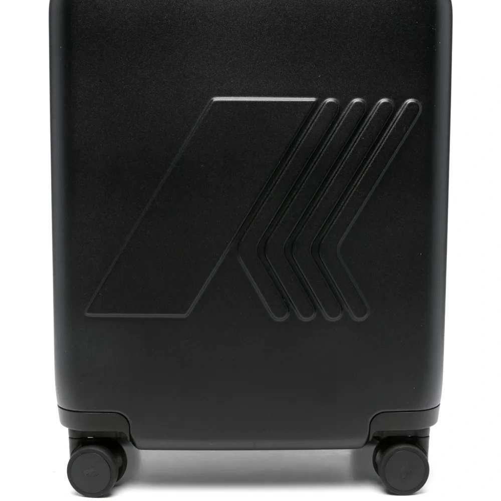 Чемодан с логотипом