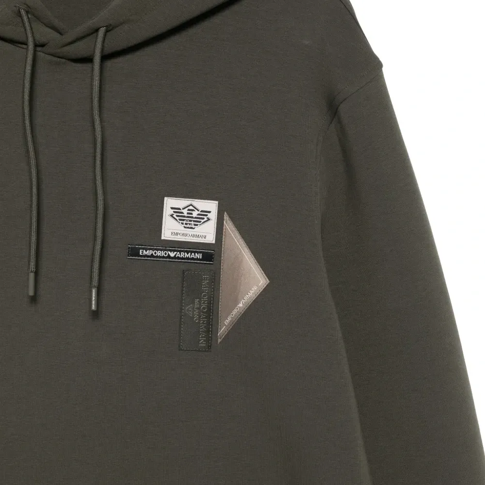 Худи с нашивкой-логотипом