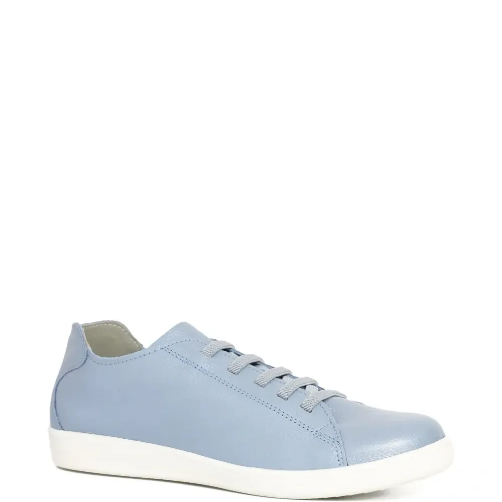 Кожаные кроссовки