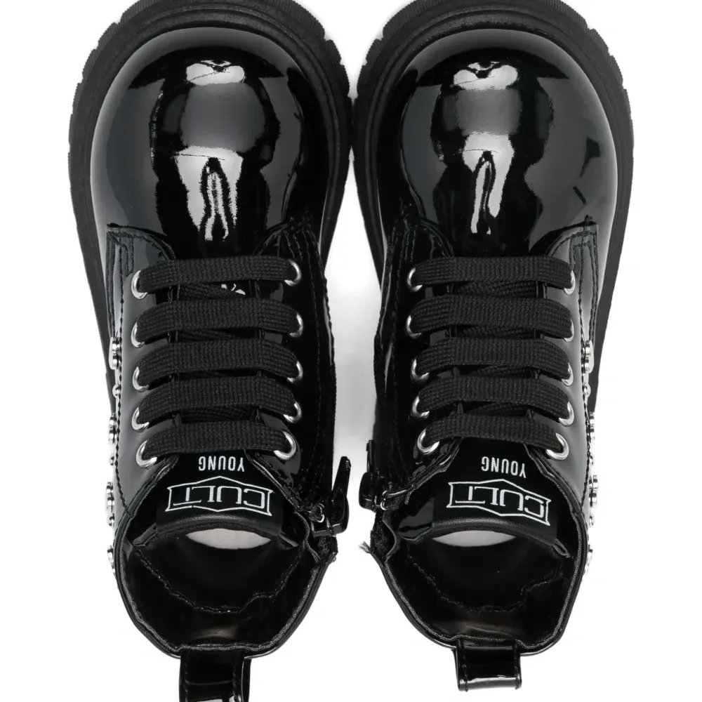 Лаковые ботинки с заклёпками в виде сердец Лаковые ботинки с заклёпками в виде сердец