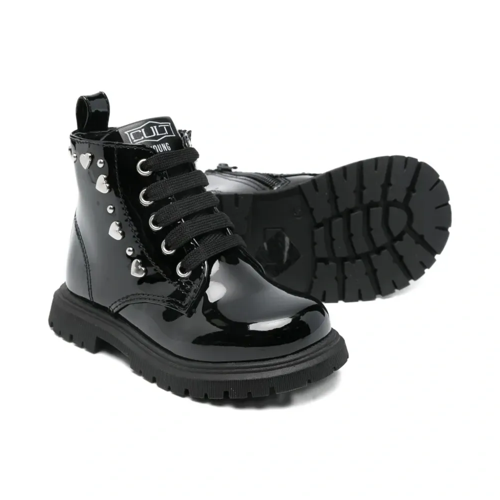 Лаковые ботинки с заклёпками в виде сердец Лаковые ботинки с заклёпками в виде сердец