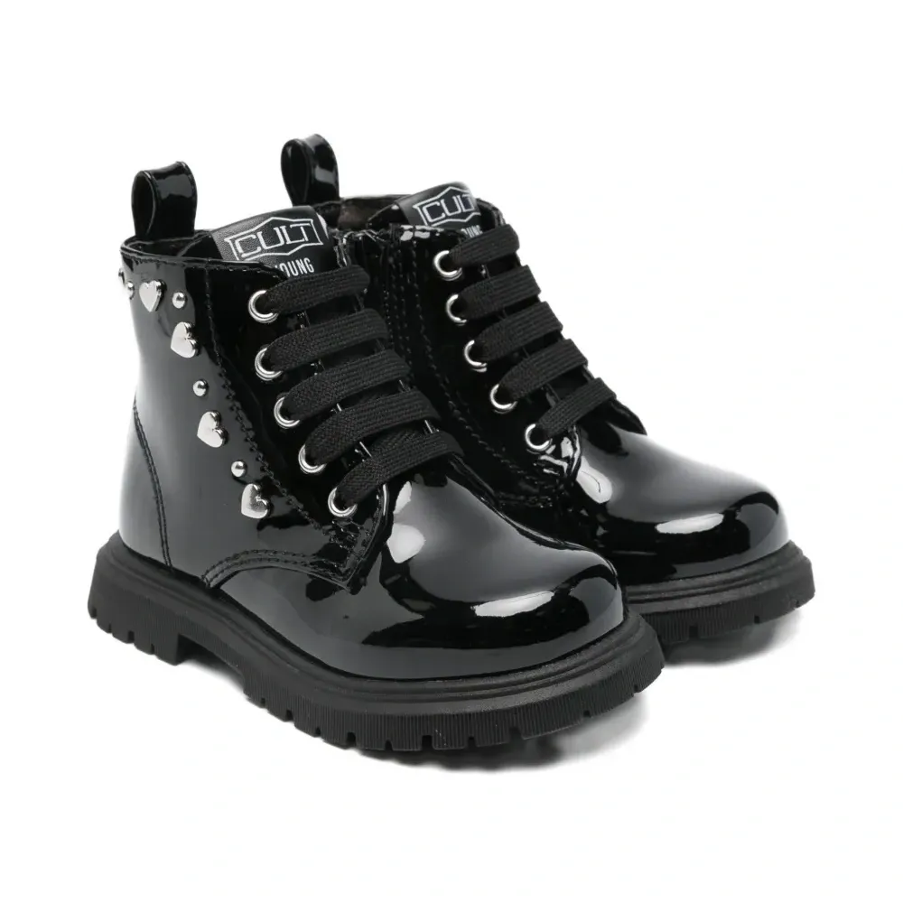 Лаковые ботинки с заклёпками в виде сердец Лаковые ботинки с заклёпками в виде сердец