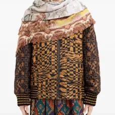 Шарф с цветочно-пейслийным принтом и бахромой