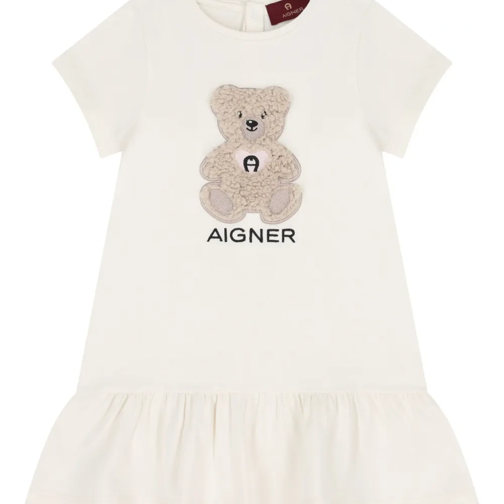 Платье с аппликацией и оборками