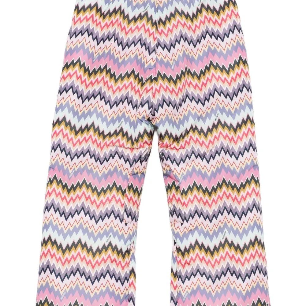 Брюки с узором шеврон