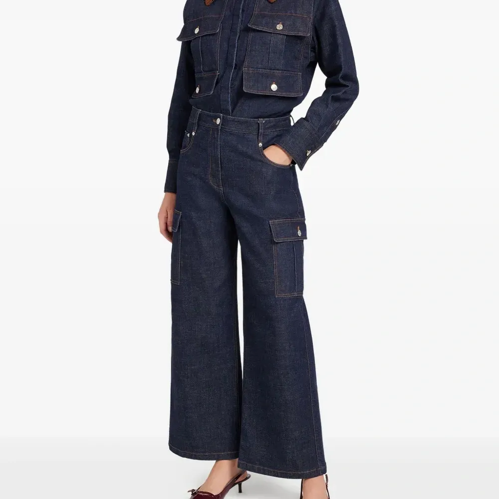 Джинсы с карманами карго