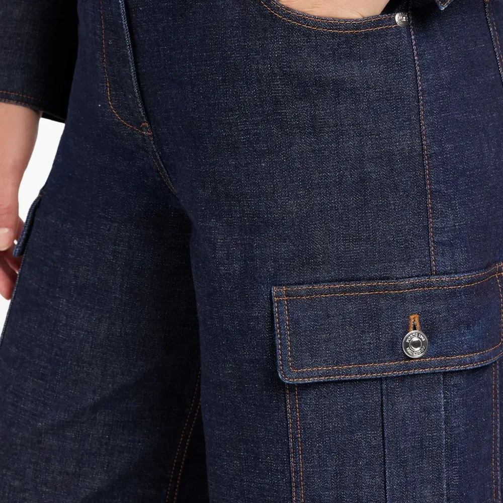 Джинсы с карманами карго