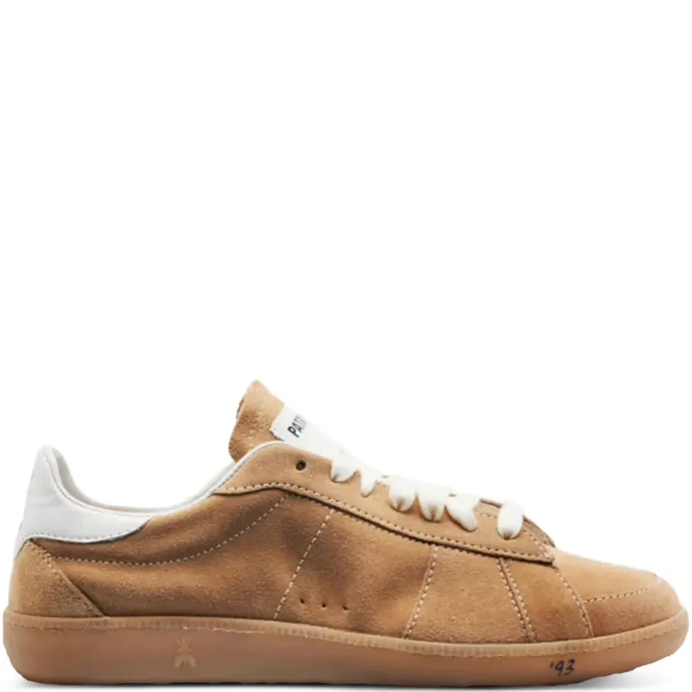 Кроссовки на шнуровке Кроссовки на шнуровке