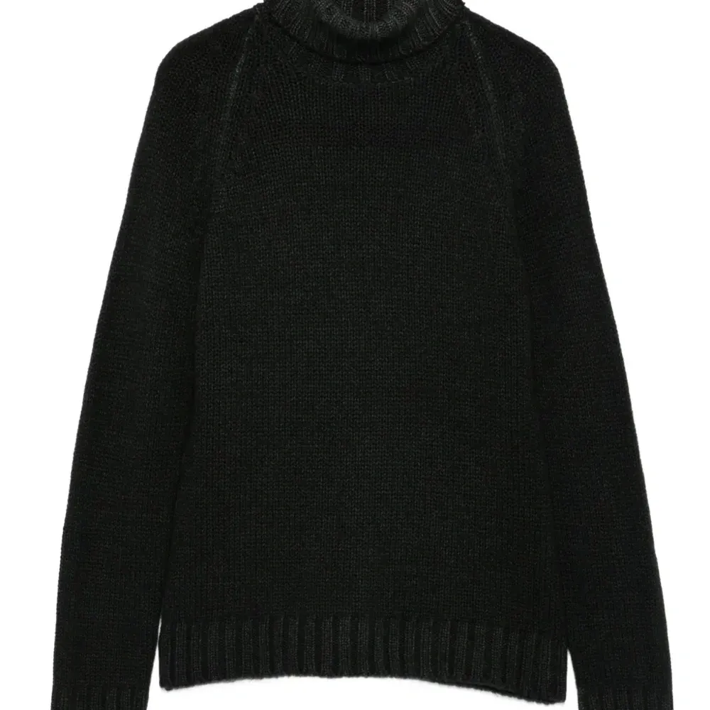 Свитер в рубчик с высоким воротником