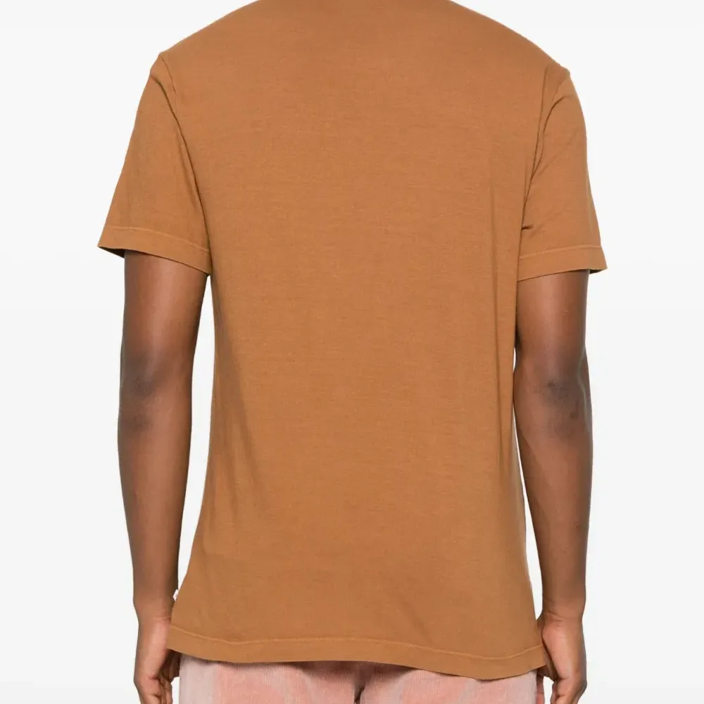 Футболка с круглым вырезом