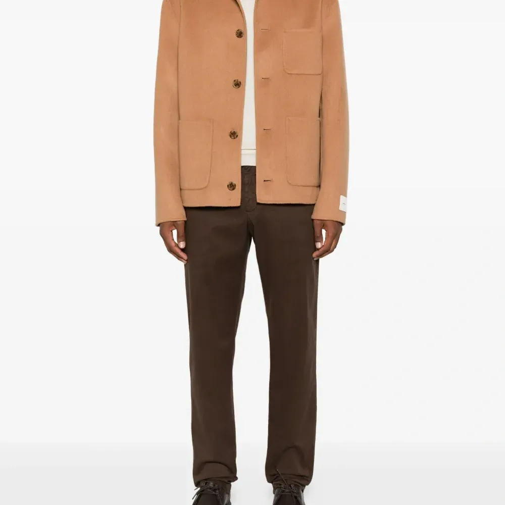 Брюки на пуговицах Брюки на пуговицах