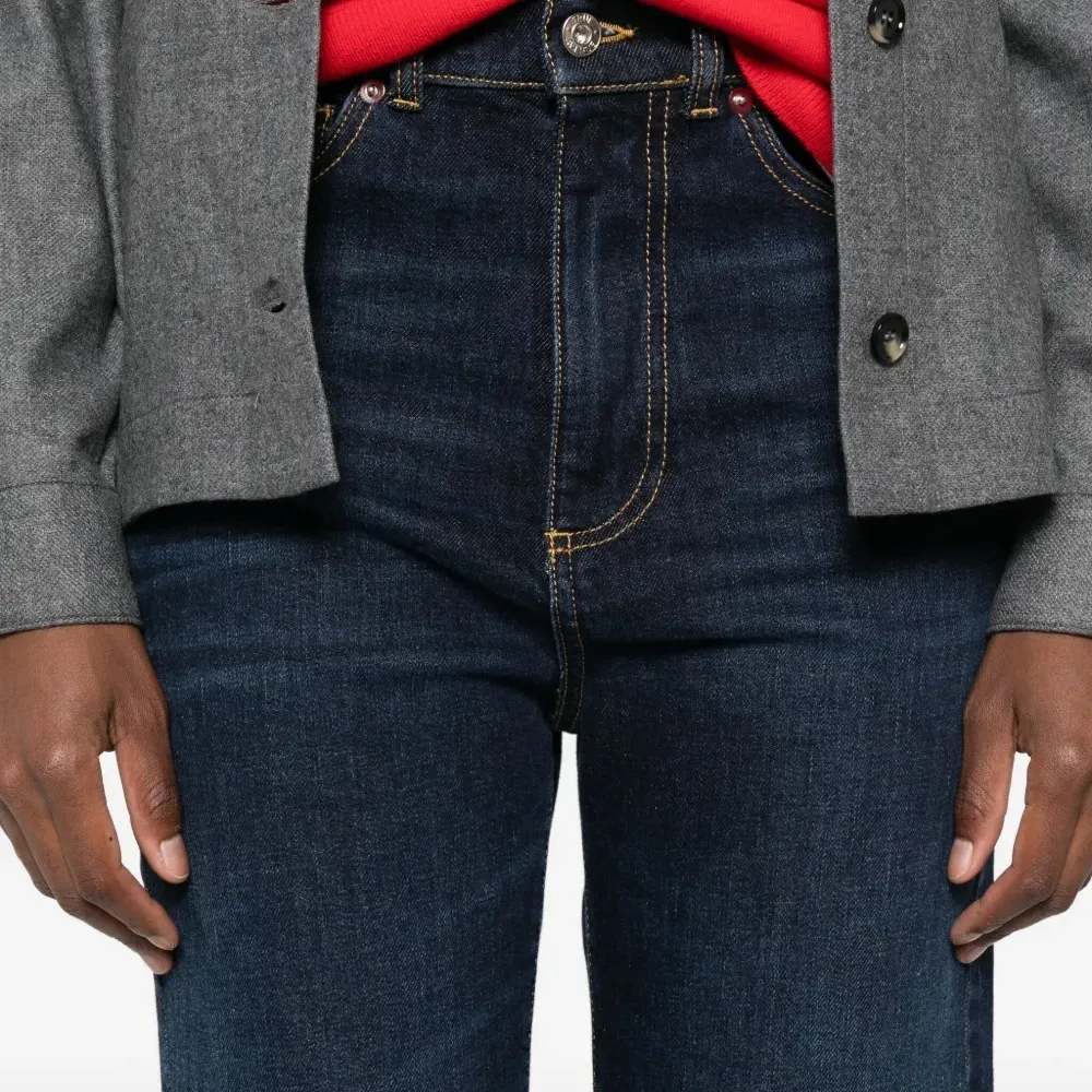 Джинсы с пятью карманами