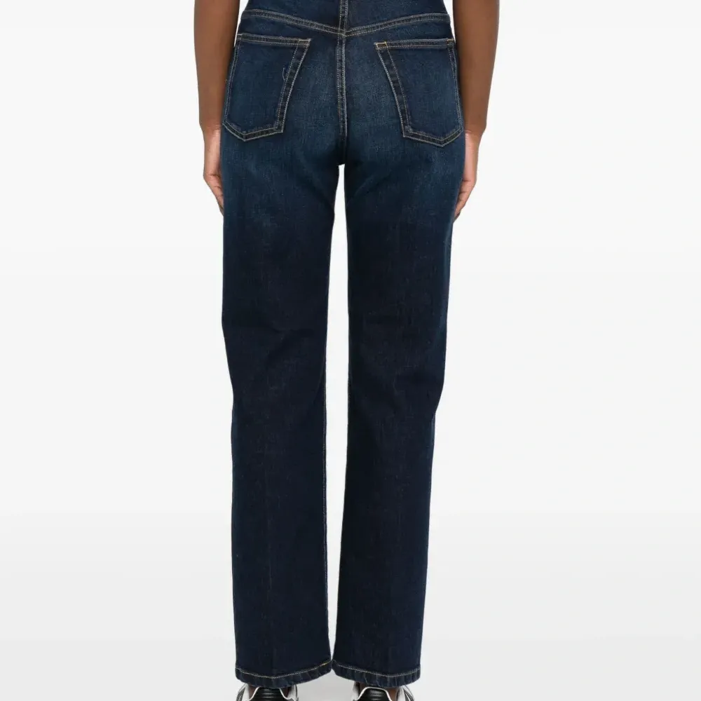 Джинсы с пятью карманами