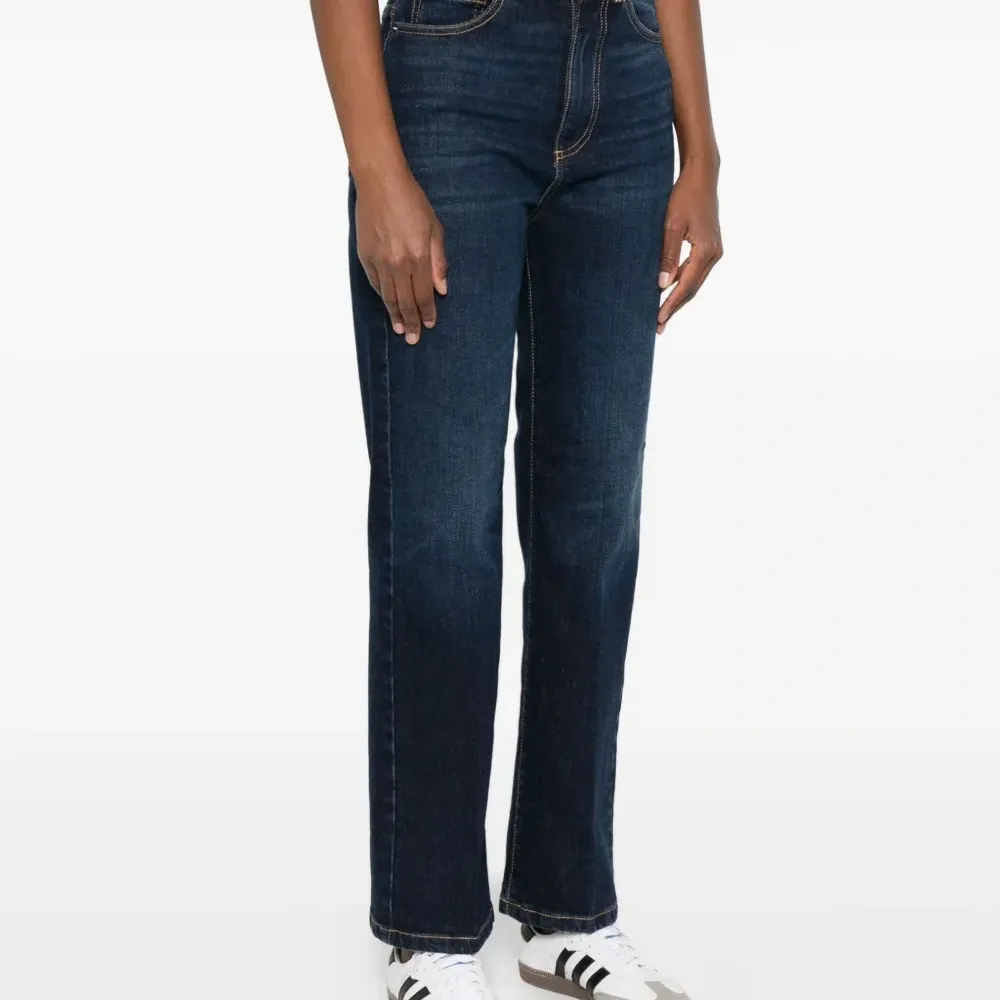 Джинсы с пятью карманами