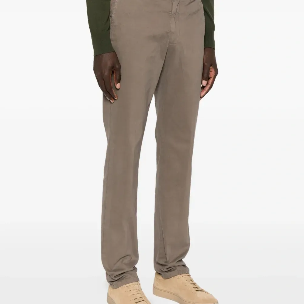 Брюки без защипов