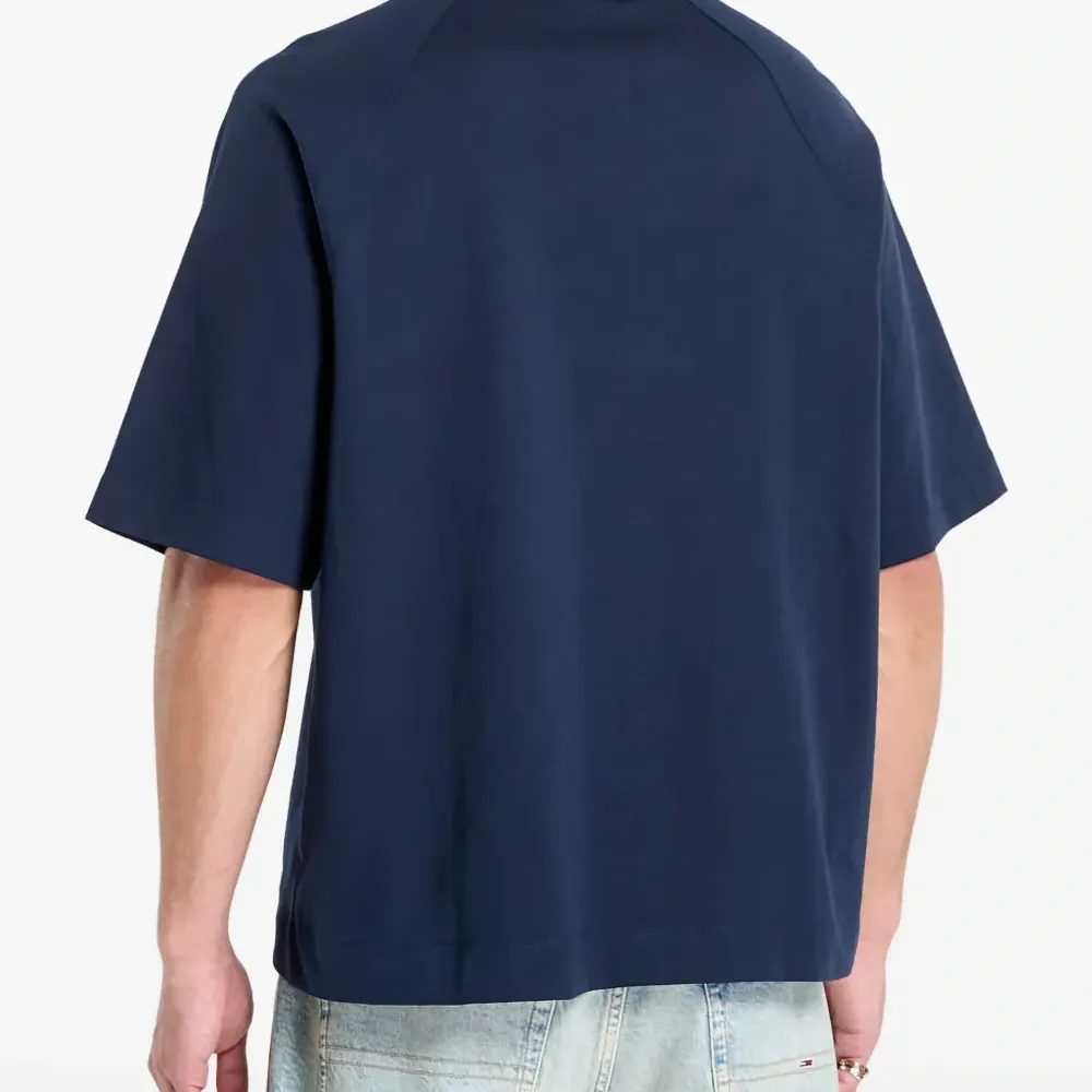 Футболка с рукавами реглан