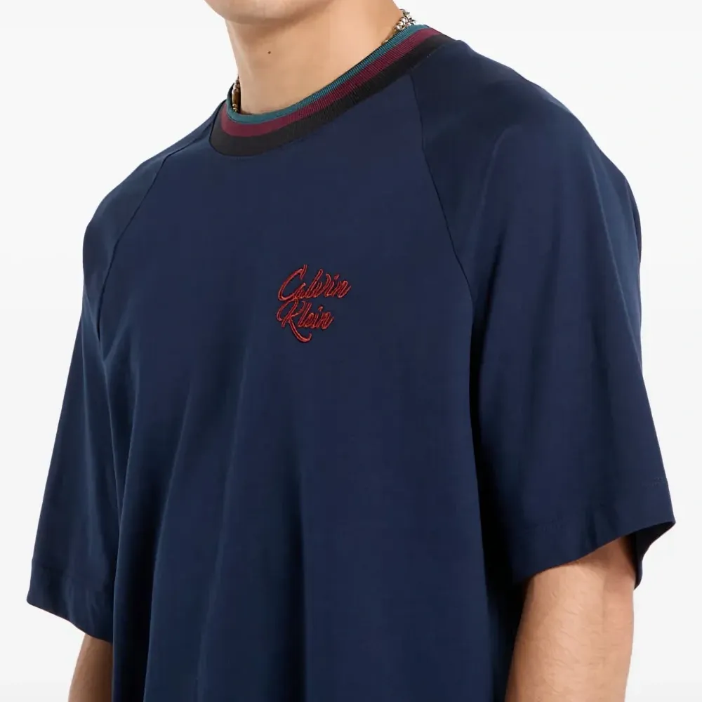 Футболка с рукавами реглан