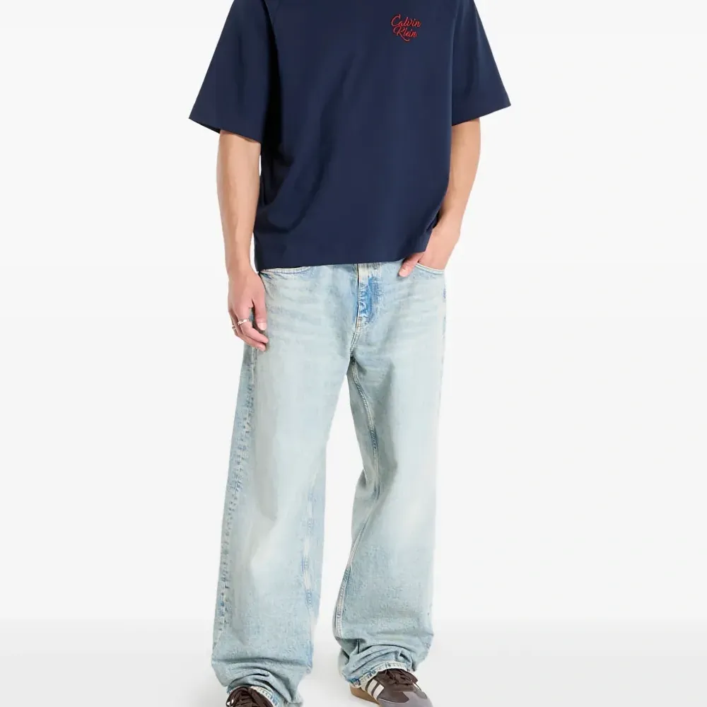 Футболка с рукавами реглан