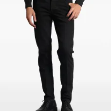 Джинсы с пятью карманами Джинсы с пятью карманами