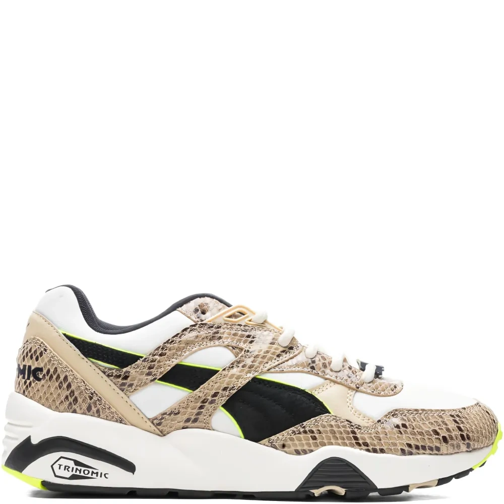 Кроссовки на шнуровке