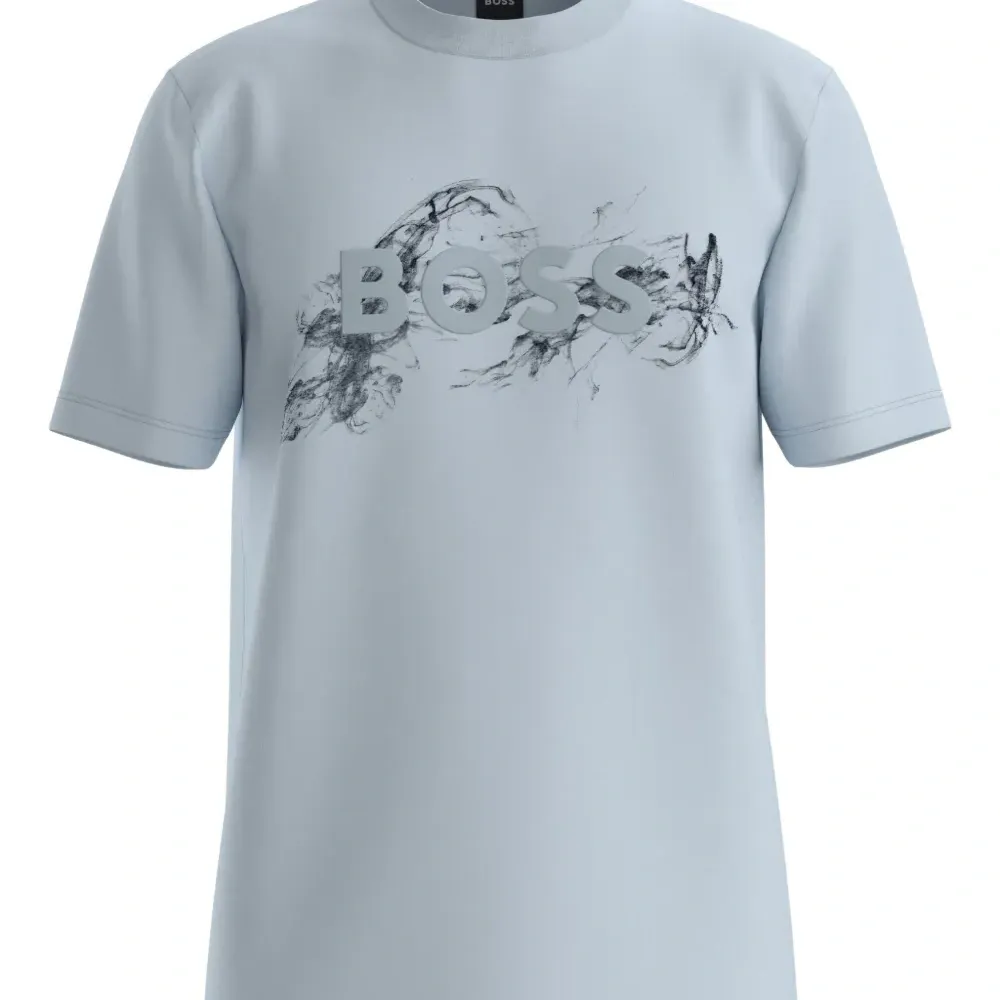 Футболка с тисненым логотипом