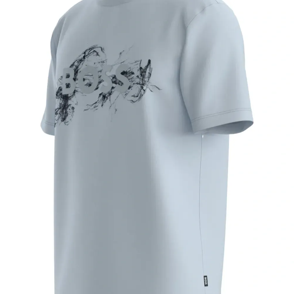 Футболка с тисненым логотипом