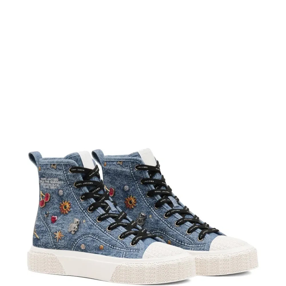 Высокие джинсовые кеды с подвесками