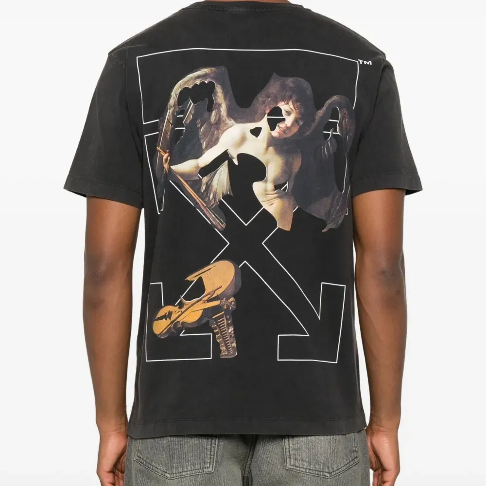 Футболка с графичным принтом и логотипом