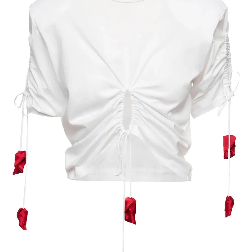 Топ с розой и завязками