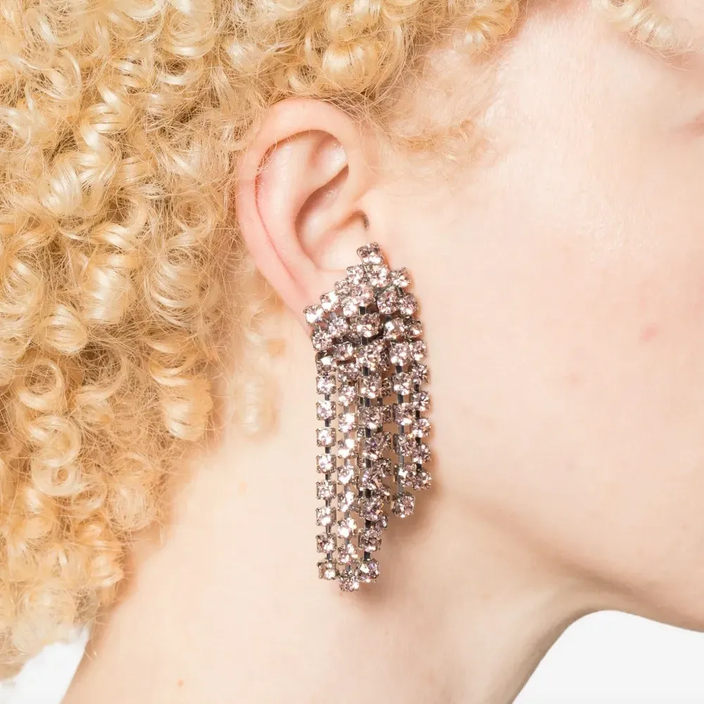 Серьга-капля с украшением из кристаллов