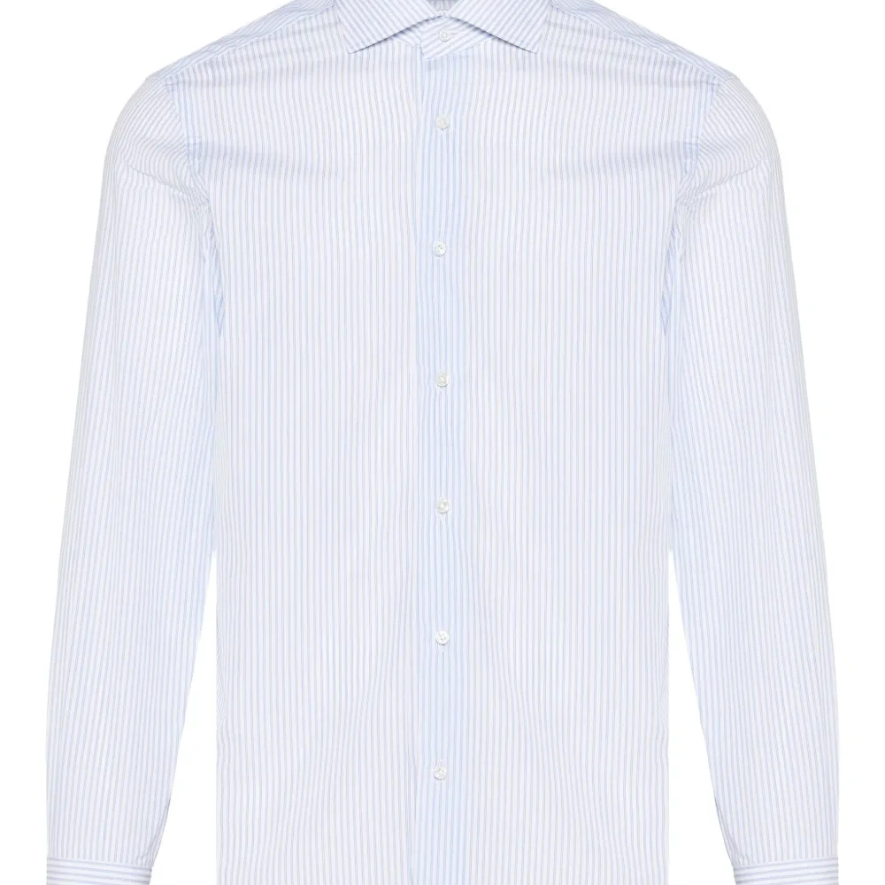 Рубашка в полоску на пуговицах