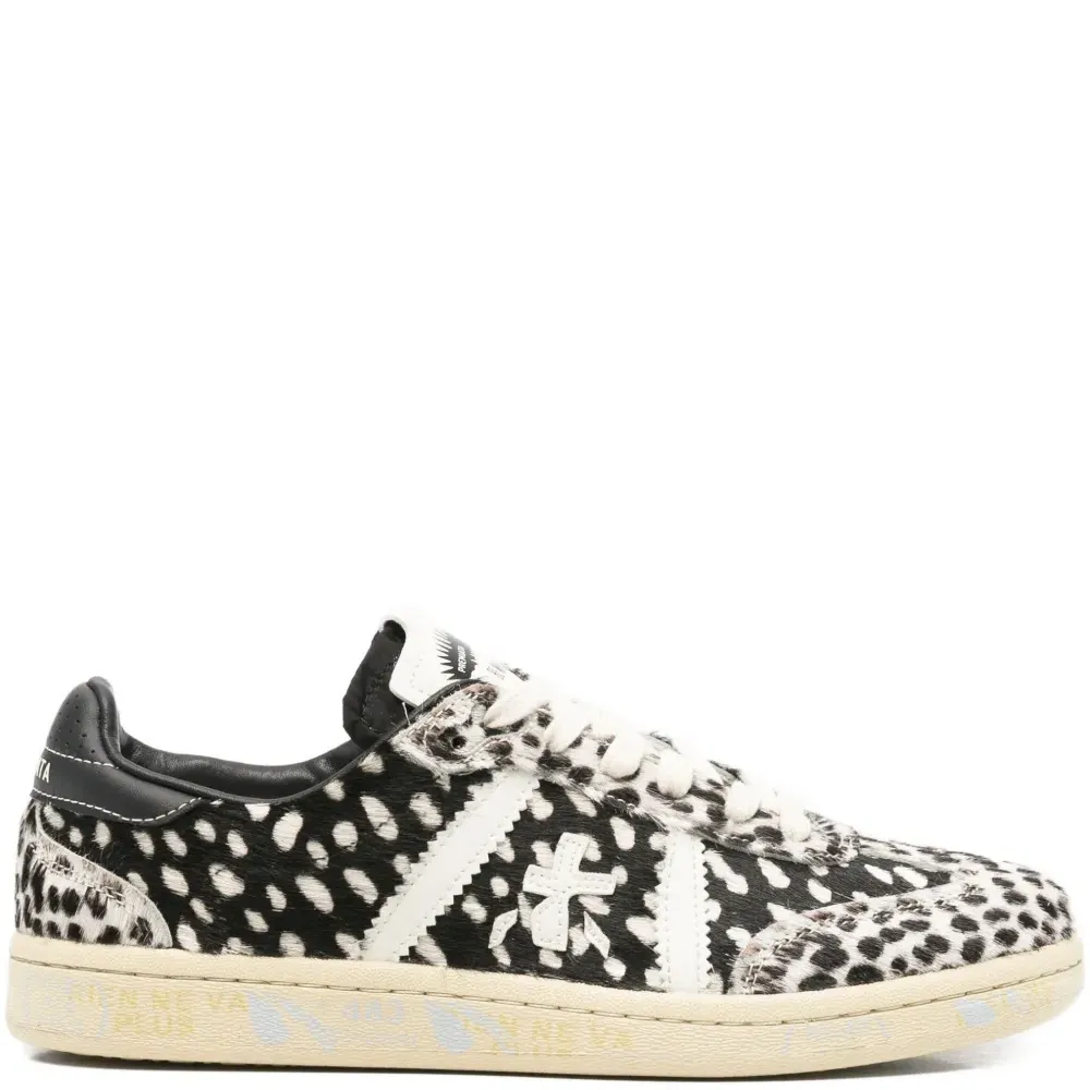 Кроссовки с нашивкой-логотипом Кроссовки с нашивкой-логотипом