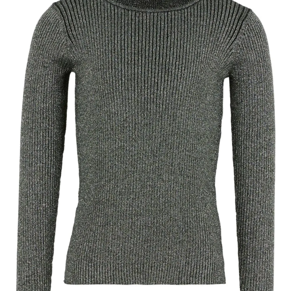 Свитер в рубчик с воротником-стойкой