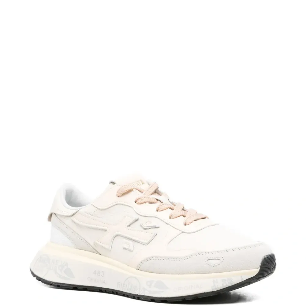 Кроссовки со вставками