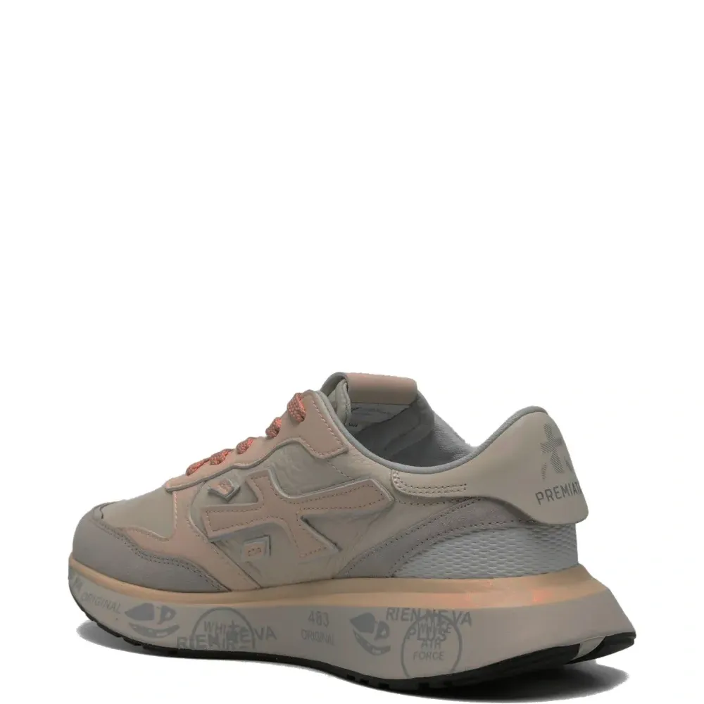 Кроссовки со вставками