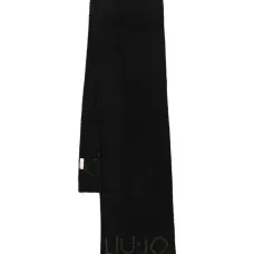 Шарф с металлическим логотипом