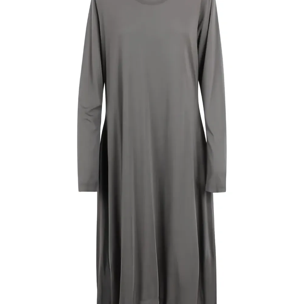 Платье с длинными рукавами