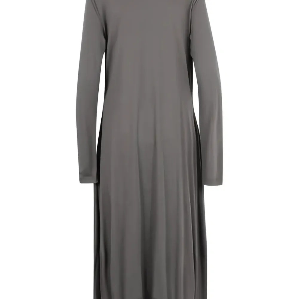 Платье с длинными рукавами