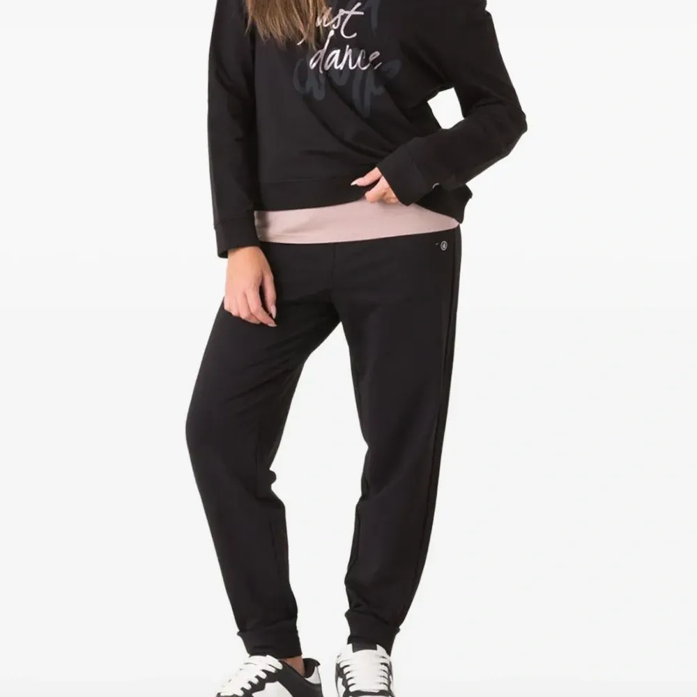 Толстовка с открытыми плечами Толстовка с открытыми плечами